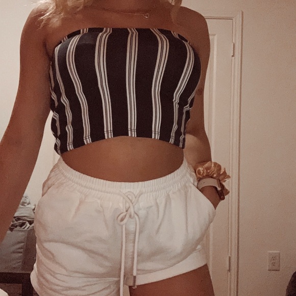 Crop Top - Picture 2 of 3